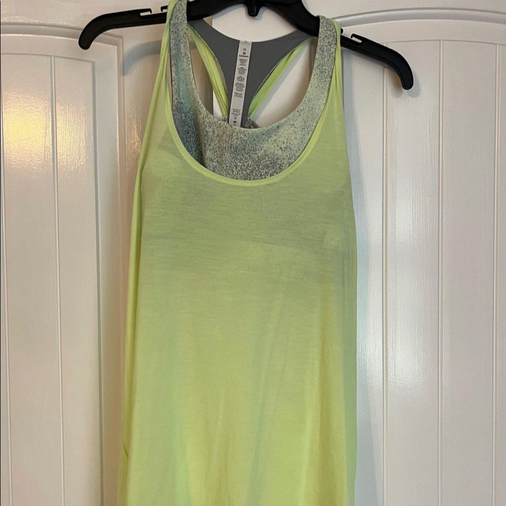 Lululemon tank top with built in bra